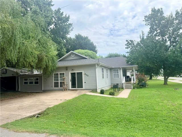 402 SE El Paso Street, Gravette, AR 72736