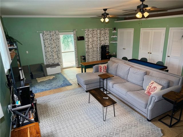 402 SE El Paso Street, Gravette, AR 72736