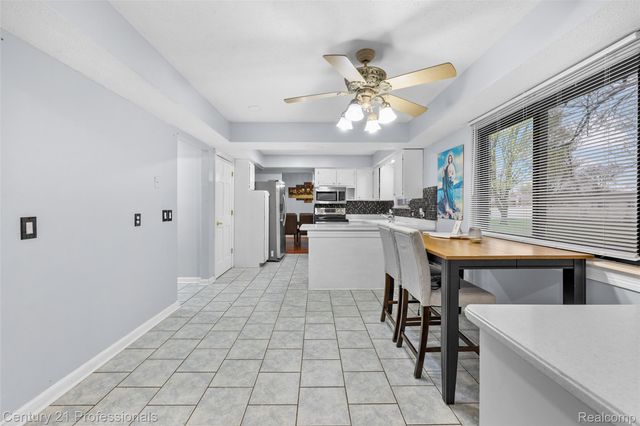 39349 Cadborough Drive, Clinton Charter Township, MI 48038