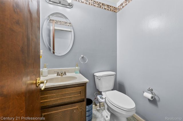 39349 Cadborough Drive, Clinton Charter Township, MI 48038