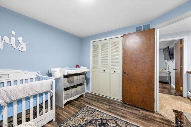 39349 Cadborough Drive, Clinton Charter Township, MI 48038