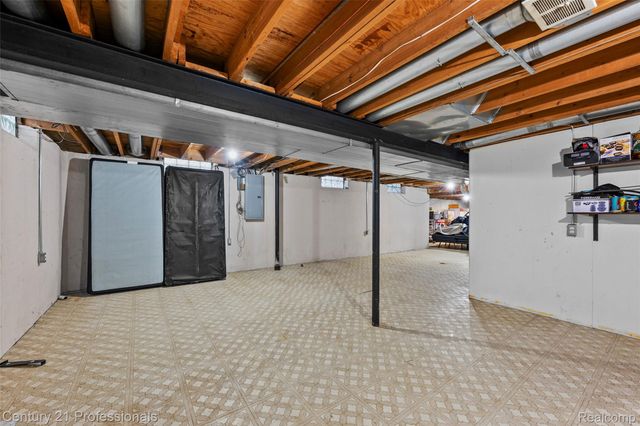 39349 Cadborough Drive, Clinton Charter Township, MI 48038