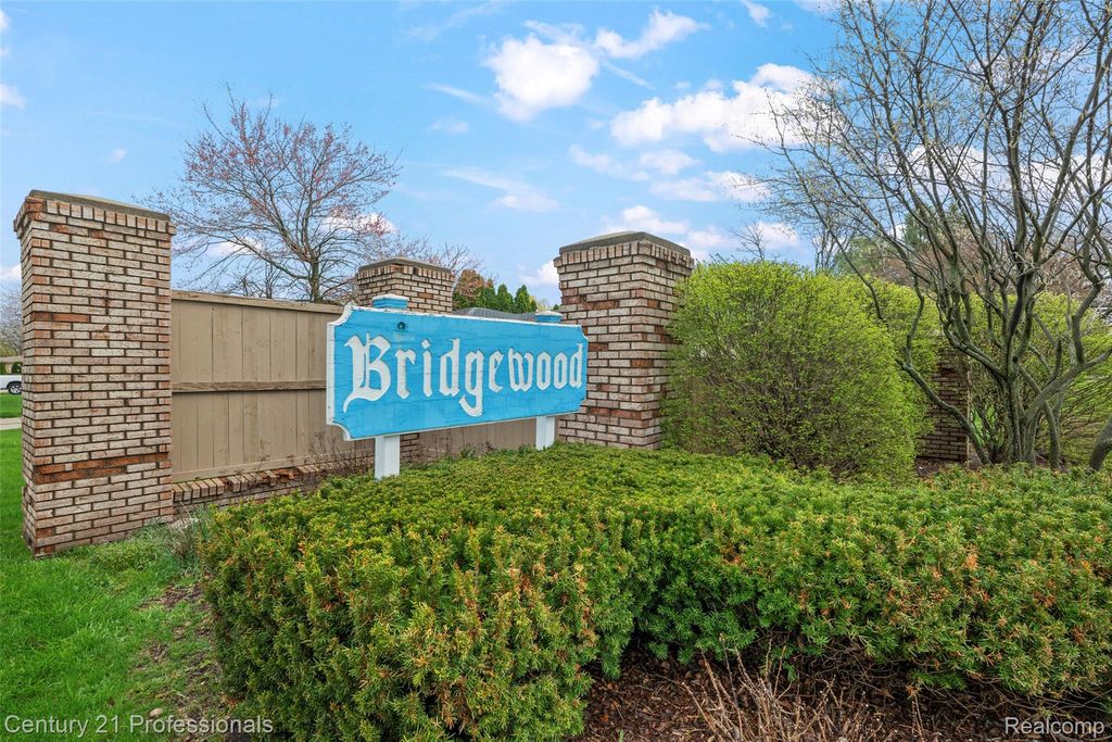 39349 Cadborough Drive, Clinton Charter Township, MI 48038