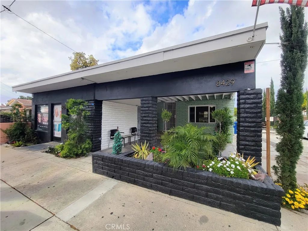 8429 Somerset Blvd., Paramount, CA 90723