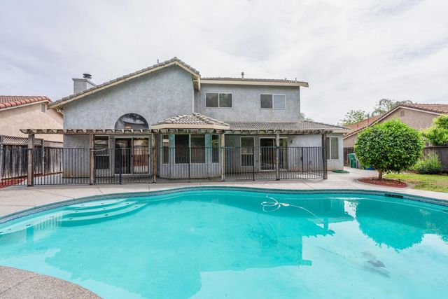 1631 Fir Dr, Los Banos, CA 93635