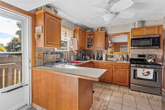 11 Yale Avenue, Warwick, RI 02888
