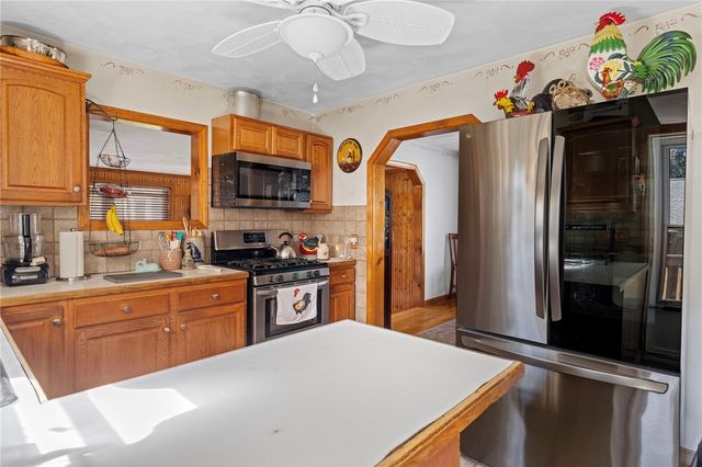 11 Yale Avenue, Warwick, RI 02888