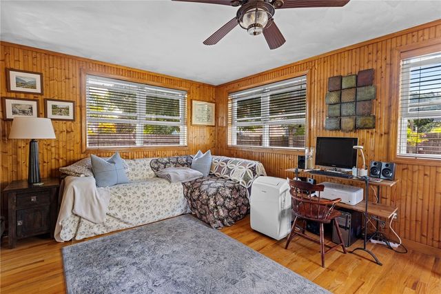 11 Yale Avenue, Warwick, RI 02888