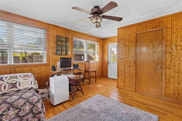 11 Yale Avenue, Warwick, RI 02888