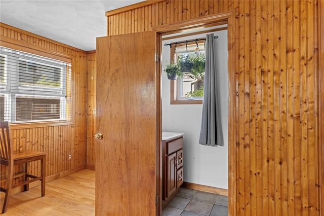 11 Yale Avenue, Warwick, RI 02888