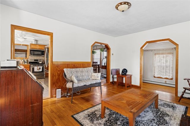 11 Yale Avenue, Warwick, RI 02888