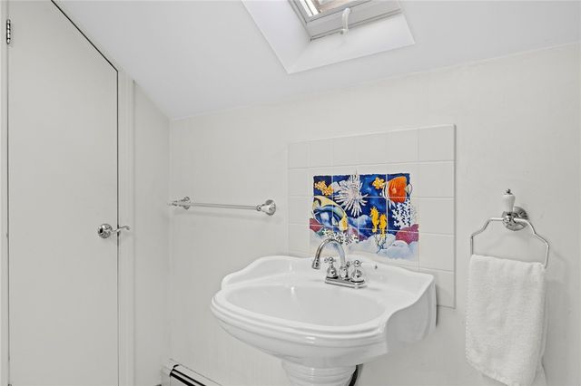 11 Yale Avenue, Warwick, RI 02888
