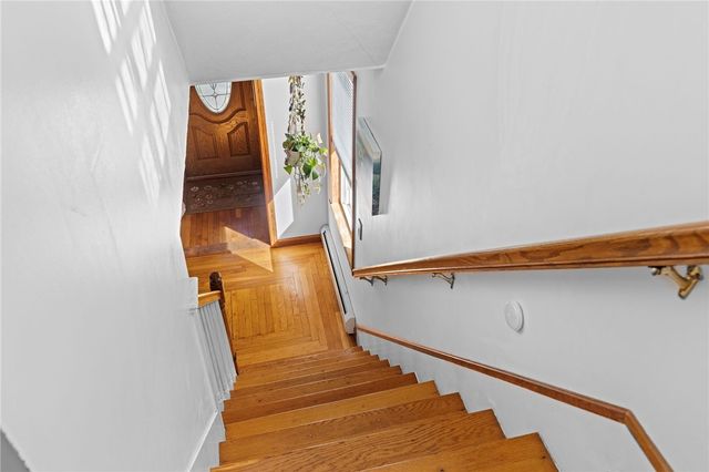 11 Yale Avenue, Warwick, RI 02888