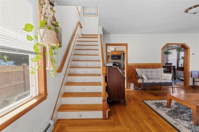 11 Yale Avenue, Warwick, RI 02888