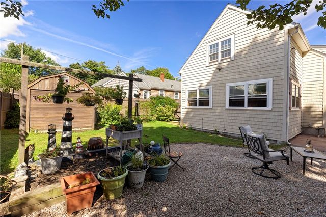 11 Yale Avenue, Warwick, RI 02888