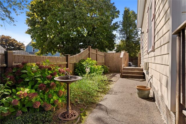 11 Yale Avenue, Warwick, RI 02888