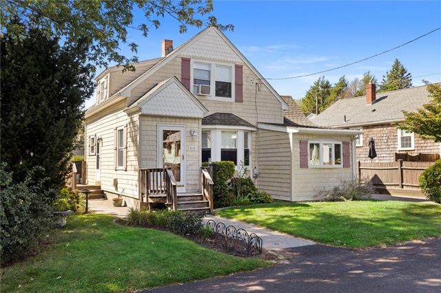 11 Yale Avenue, Warwick, RI 02888