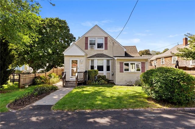 11 Yale Avenue, Warwick, RI 02888
