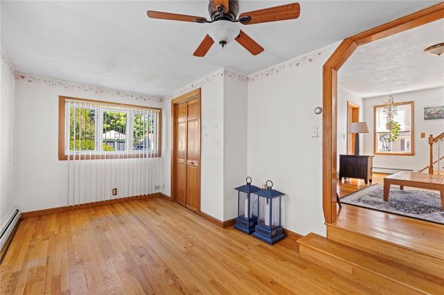 11 Yale Avenue, Warwick, RI 02888