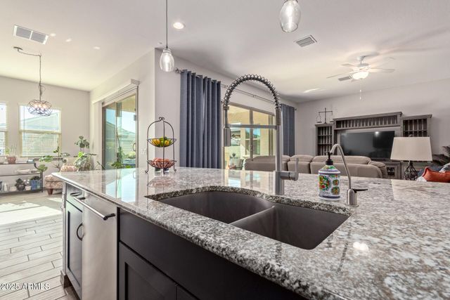 41925 W ARVADA Lane, Maricopa, AZ 85138