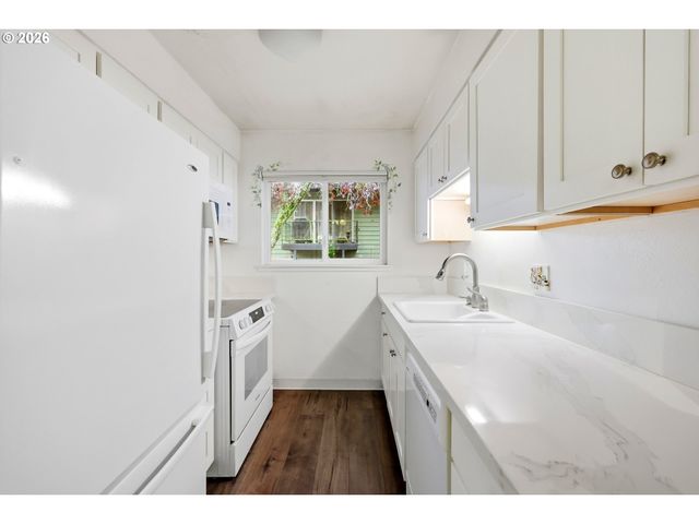 1550 Se LAVA Dr 9, Milwaukie, OR 97222