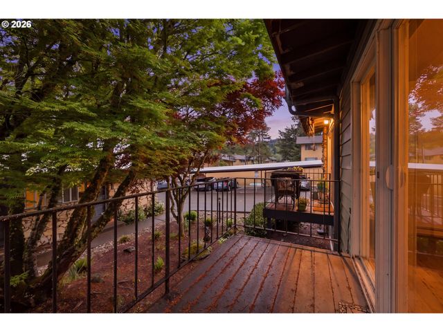 1550 Se LAVA Dr 9, Milwaukie, OR 97222