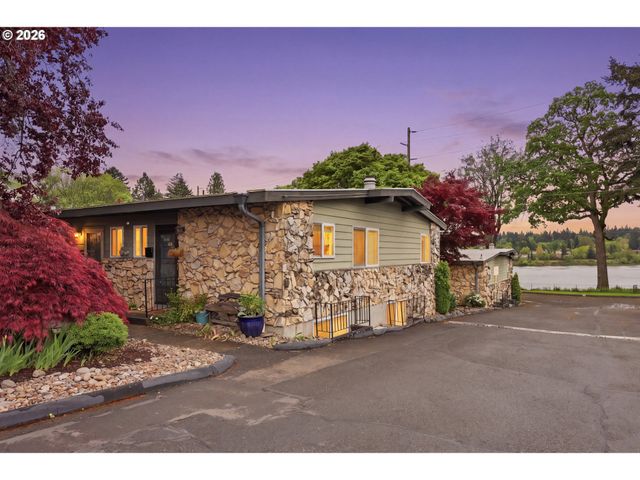 1550 Se LAVA Dr 9, Milwaukie, OR 97222