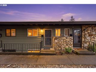 1550 Se LAVA Dr 9, Milwaukie, OR 97222
