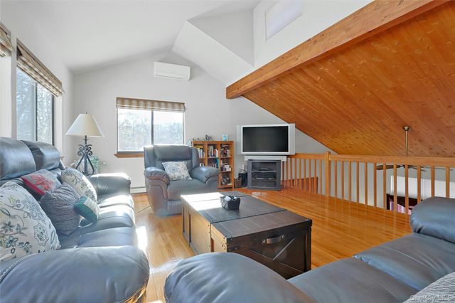 31 Powder Horn Road, Cortlandt Manor, NY 10567