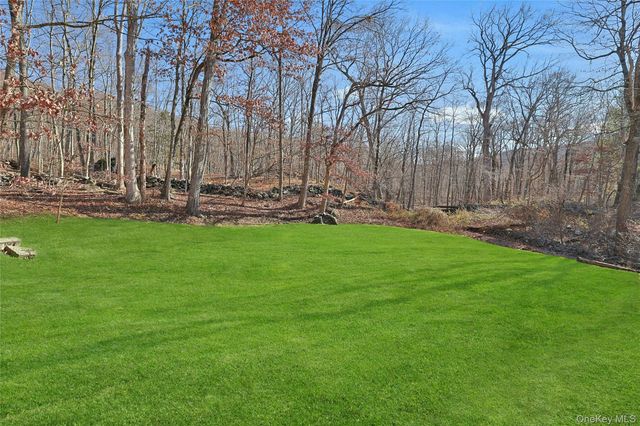 31 Powder Horn Road, Cortlandt Manor, NY 10567