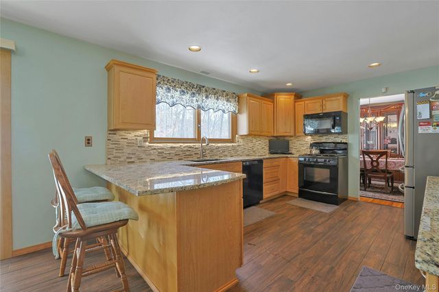 31 Powder Horn Road, Cortlandt Manor, NY 10567