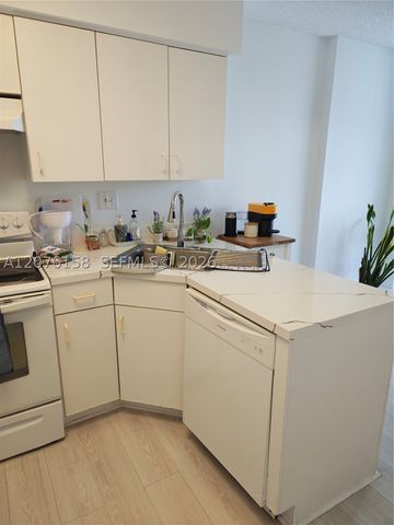 3300 NE 192nd St 1710, Aventura, FL 33180