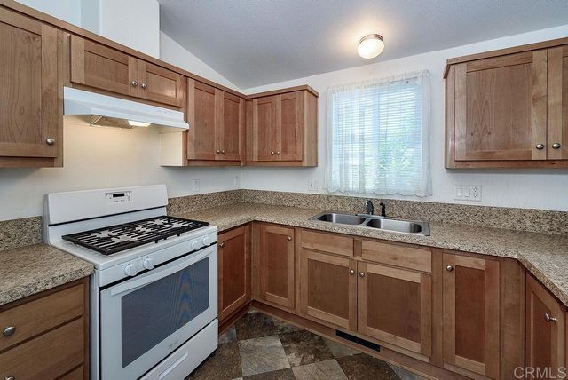 8213 Sunset Drive, Lakeside, CA 92040