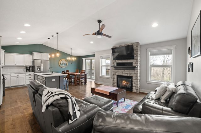 3527 E Philip Street, Des Moines, IA 50320