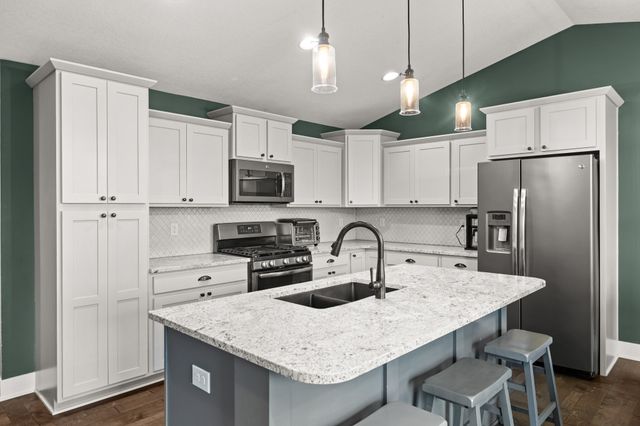 3527 E Philip Street, Des Moines, IA 50320