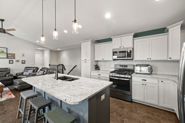 3527 E Philip Street, Des Moines, IA 50320