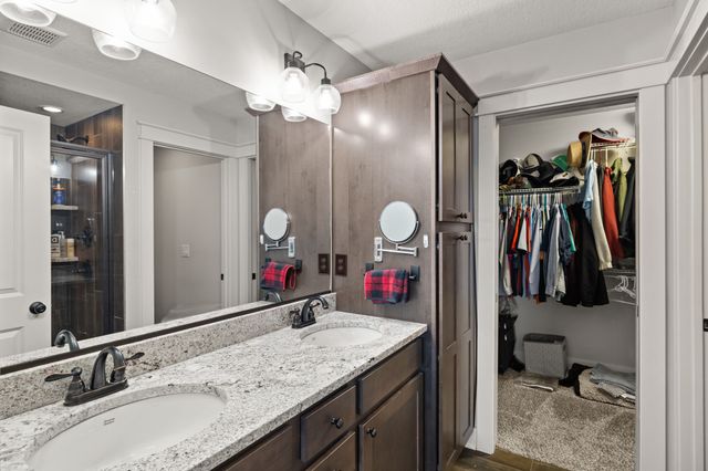 3527 E Philip Street, Des Moines, IA 50320