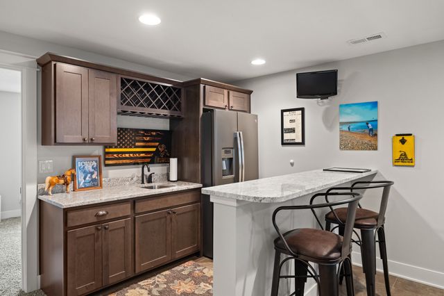 3527 E Philip Street, Des Moines, IA 50320