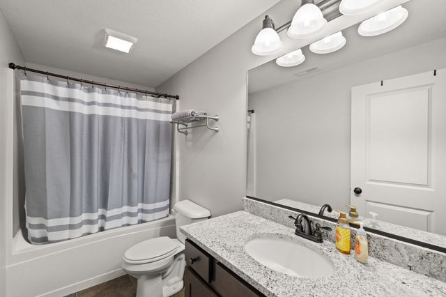 3527 E Philip Street, Des Moines, IA 50320