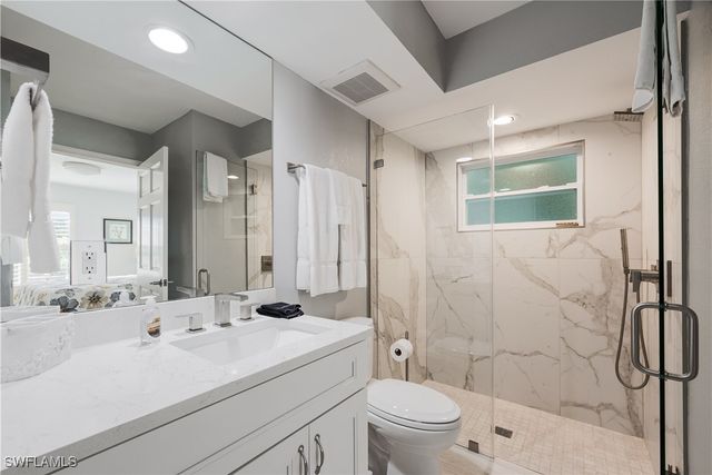 655 8th AVE S 3, Naples, FL 34102