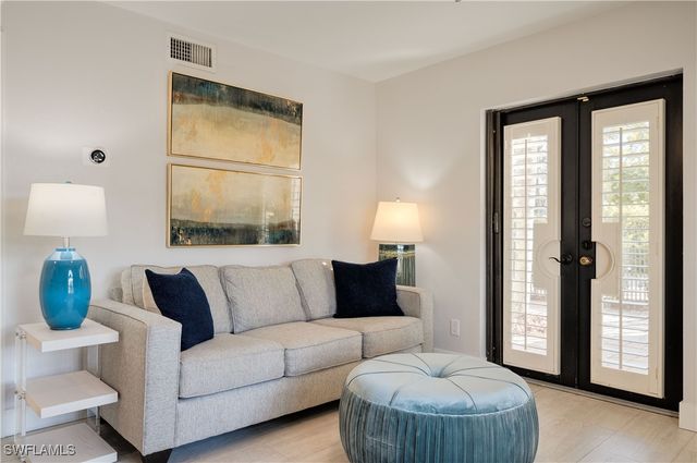 655 8th AVE S 3, Naples, FL 34102