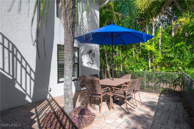 655 8th AVE S 3, Naples, FL 34102