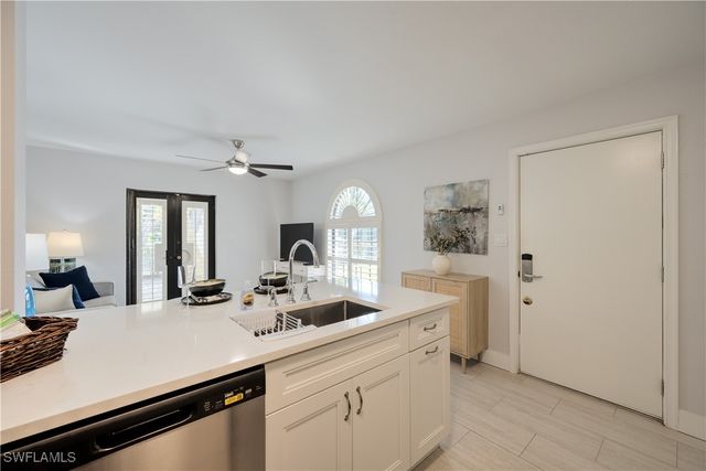 655 8th AVE S 3, Naples, FL 34102