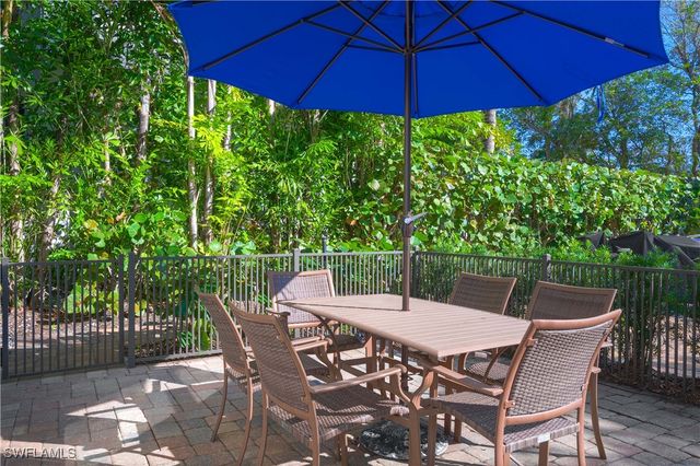 655 8th AVE S 3, Naples, FL 34102
