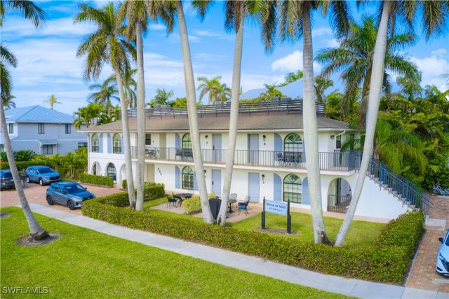 655 8th AVE S 3, Naples, FL 34102