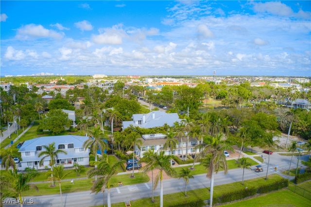 655 8th AVE S 3, Naples, FL 34102