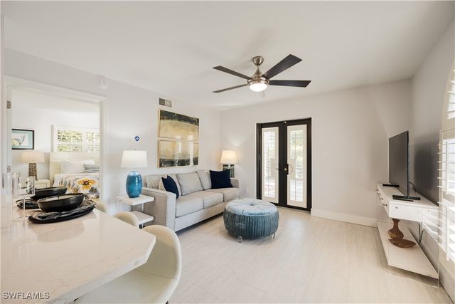 655 8th AVE S 3, Naples, FL 34102