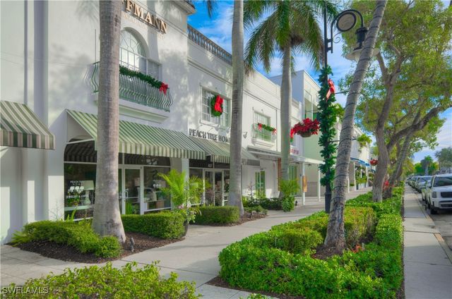655 8th AVE S 3, Naples, FL 34102