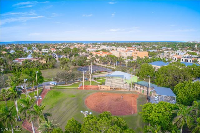 655 8th AVE S 3, Naples, FL 34102