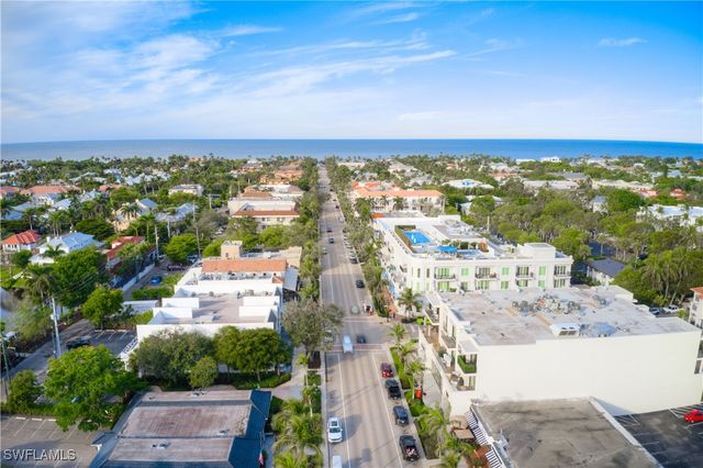 655 8th AVE S 3, Naples, FL 34102